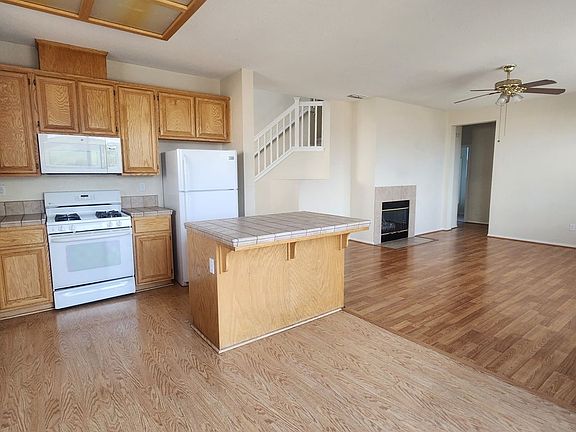 4th image of 9 Fawn Glen Ct