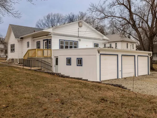 804 Wisconsin Ave, Holton, KS 66436