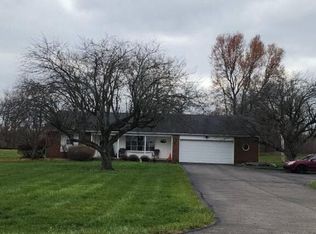 687 W Main St, Ashville, OH 43103