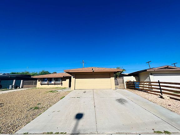 3rd image of 309 Fuchia Cir