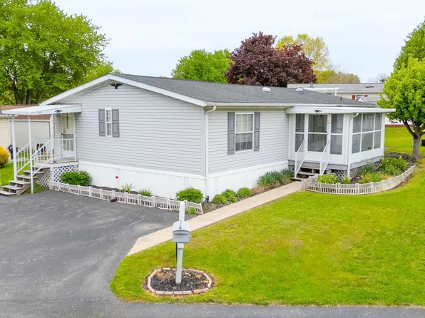 82 Taylor Dr, Ronks, PA 17572