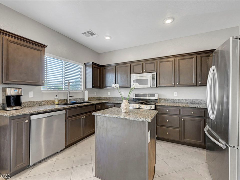 1st image of 933 Shining Rose Pl