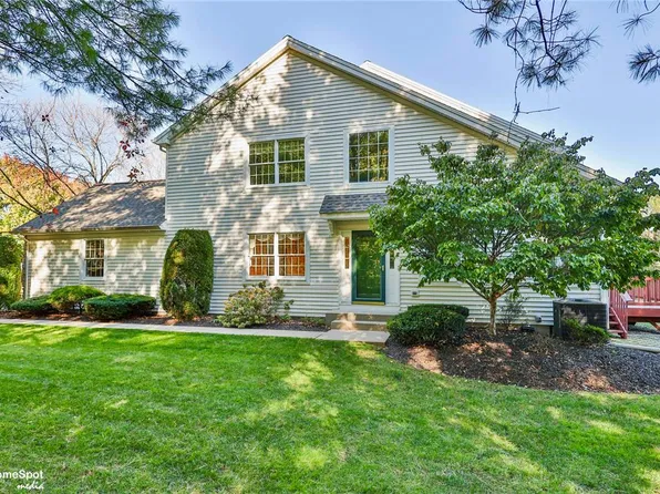 2841 Hope Ridge Dr, Easton, PA 18045