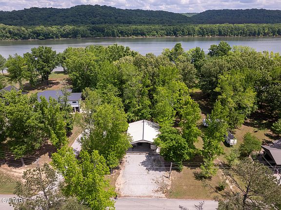 5th image of 529 Riverview Dr