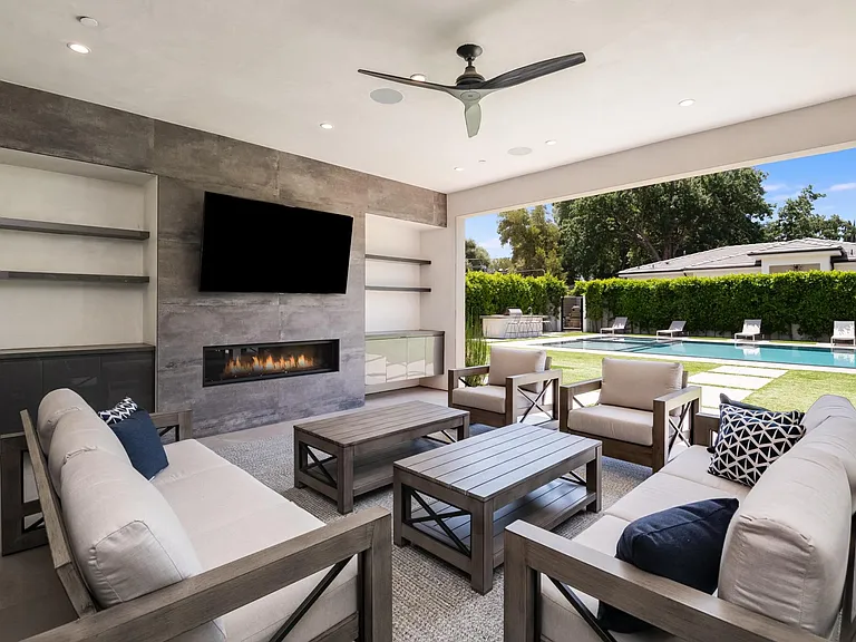 23262 Gonzales Dr — Photo 21