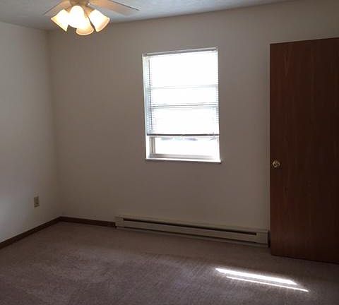 Master Bedroom 12x14 - 2 closets