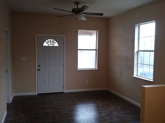 4th image of 2410 Leal St