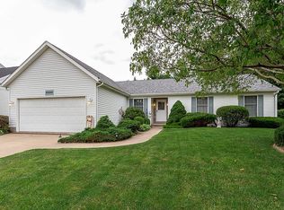 4696 34th St, Bettendorf, IA 52722
