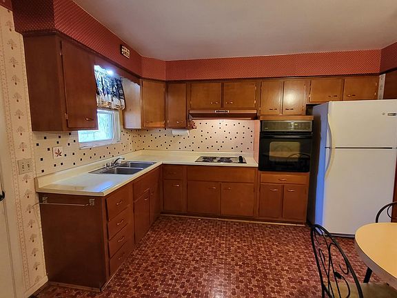 5th image of 5262 Ponderosa Dr