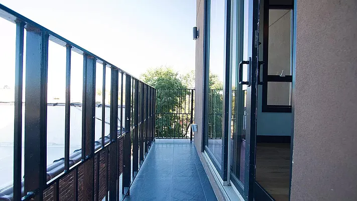 Rented by Pear NYC LLC | media 10