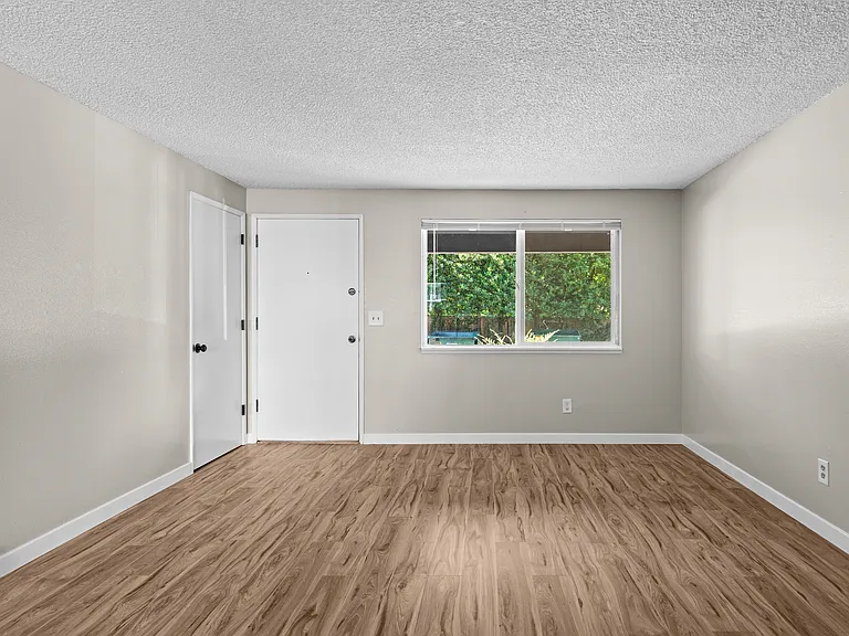 13910 SE Redwood Ave #2 — Photo 10