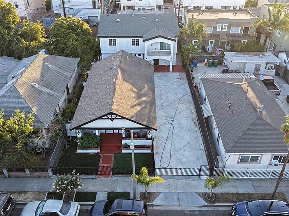 2nd image of 737 Washington Ln