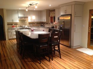 102 Tanager Dr, Bloomingdale, IL 60108