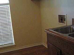 1009 Ross St, Terrell, TX 75160