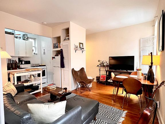 2nd image of 101 W 68th St APT 4C