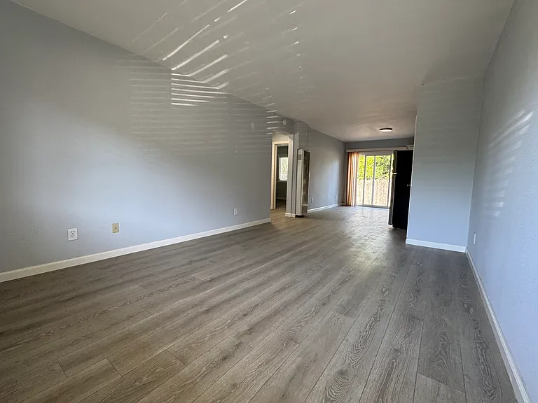 22032 Arbor Ave #A — Photo 5