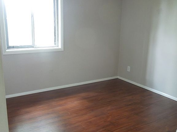 5th image of 3227 Washington Pike