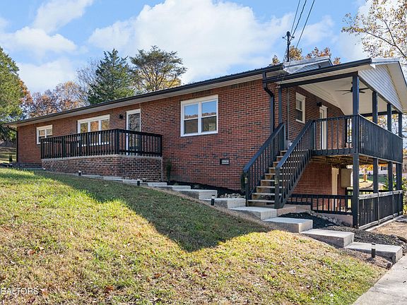 3rd image of 255 E Bowman Cir