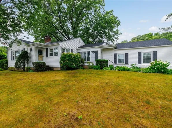 95 Priscilla Dr, Cranston, RI 02921
