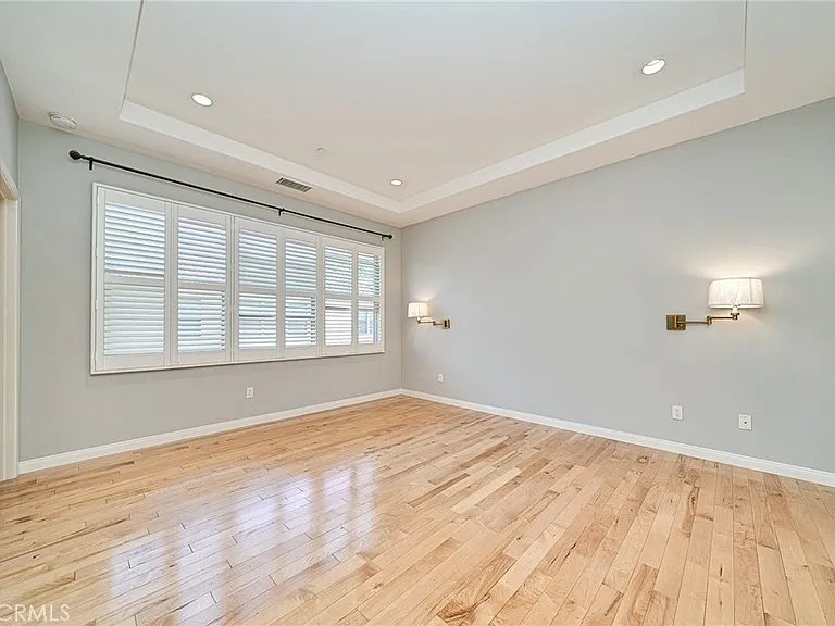 261 Mayfair — Photo 11