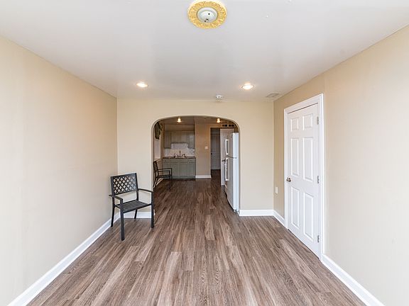5th image of 2863 W McLean Ave #G