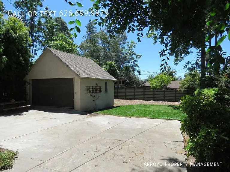 968 E Howard St — Photo 26