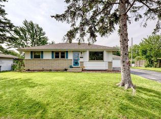N84W14663 Manchester Dr, Menomonee Falls, WI 53051