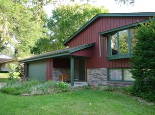 1212 Allermann Dr, Watertown, WI 53094