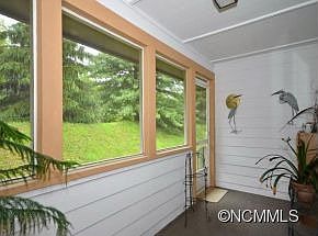 4th image of 335 Fox Den Ct