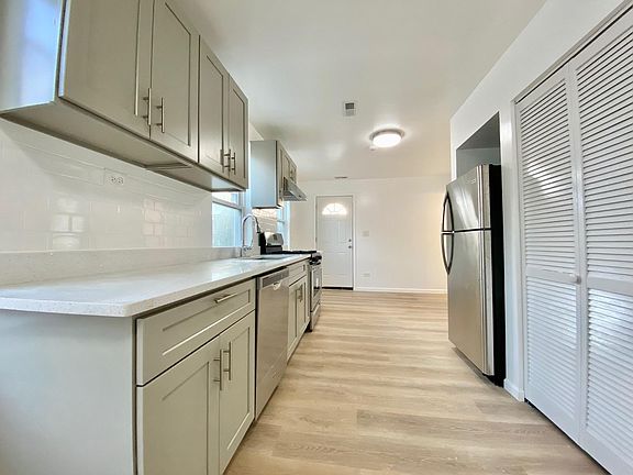 4th image of 2724 S Wallace St #2R