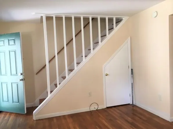 240 Sunnyridge Ave APT 104, Fairfield, CT 06824