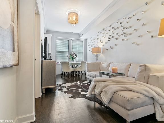 2nd image of 5345 W Belmont Ave #2S