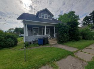 18 Lowell St, La Crosse, IN 46348
