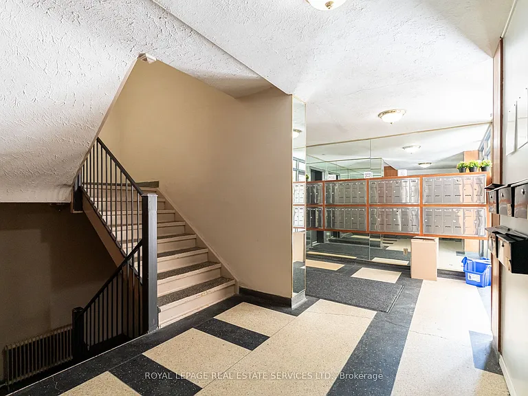 101 Coe Hill Dr #105 — Photo 3