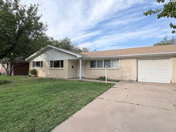 3002 Bandolina Ave, Roswell, NM 88201