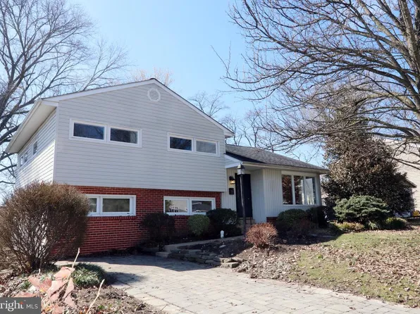 38 S Dickens Rd, Claymont, DE 19703