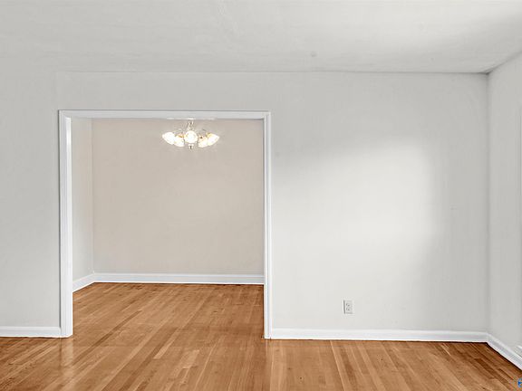 5th image of 2417 Crestwood Dr SW