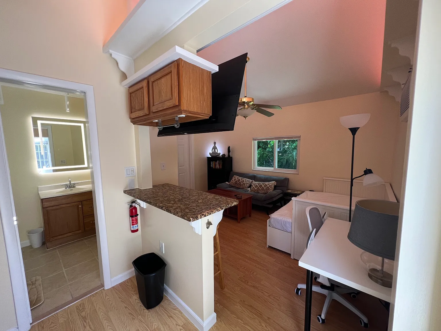 Studio, 500 sqft, $1,600 — Photo 2