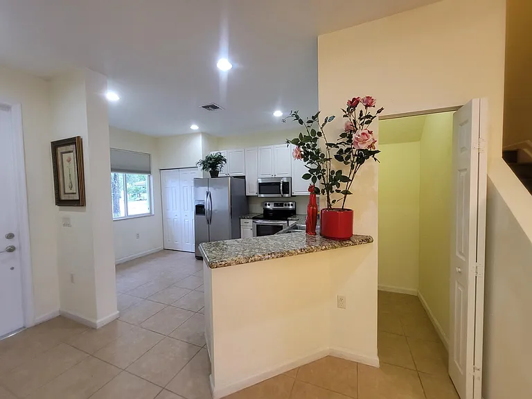 2582 Langrove Ln SW — Photo 3