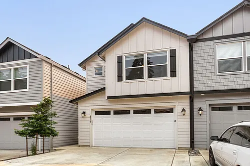 Lincoln Townhomes Photo 1