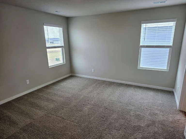 655 NW Williamsburg Ln — Photo 19