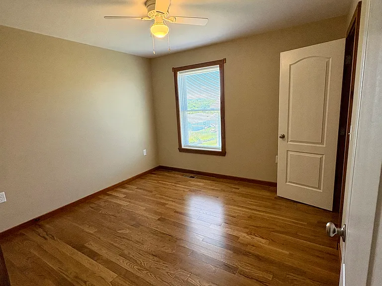 90 Hanshew Ln — Photo 10