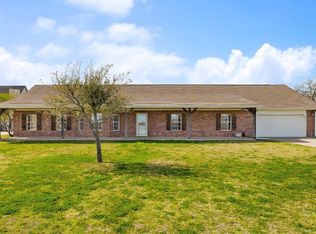 10616 Hunter Dr, Justin, TX 76247