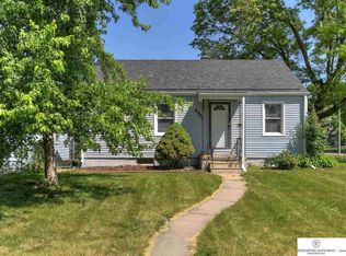 2902 Grebe St, Omaha, NE 68112