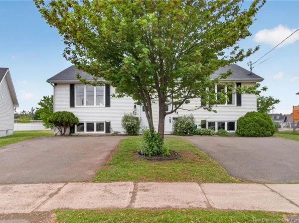 57 Galbraith Cres #55, Moncton, NB E1G 2G4