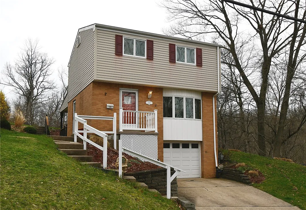 547 Pointview Rd photo 1