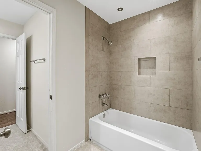 14121 Lost Meadow Ln — Photo 26