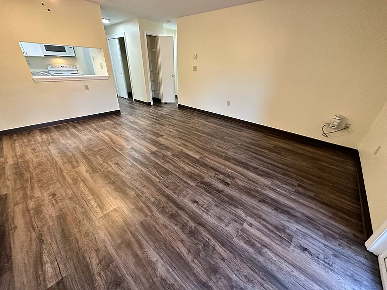 Sunset Ridge Apartments — Photo 23