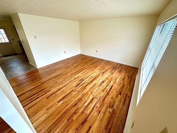 2nd image of 228 Nottoway Dr