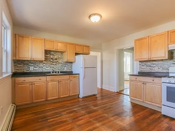 67 Stanley St, Dorchester, MA 02125